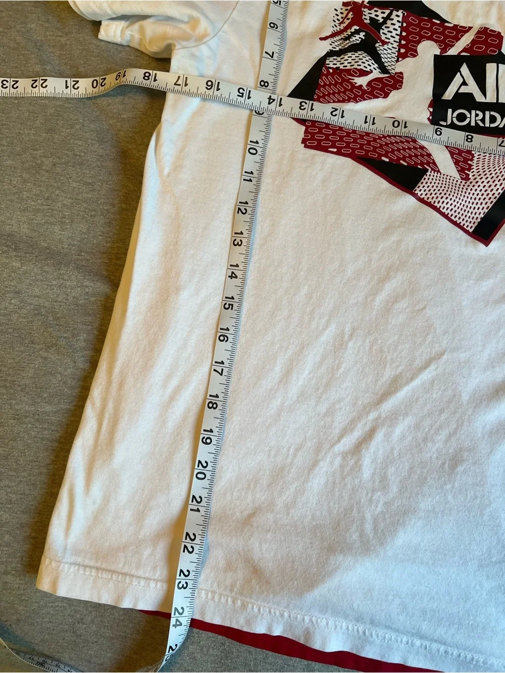 White and Red Air Jordan Tee Bundle Boys XL 13-15 yrs